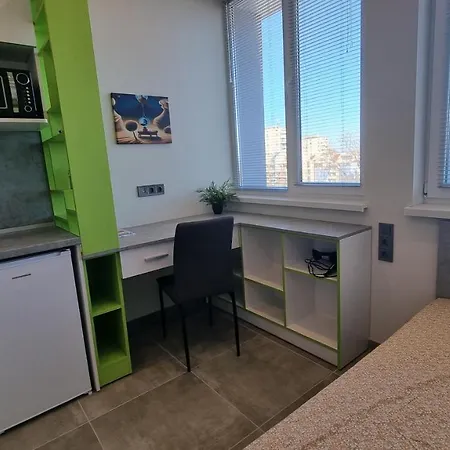 Dorm Bg Pet-friendly ستارا زاغورا