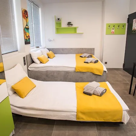 Dorm Bg Pet-friendly ستارا زاغورا