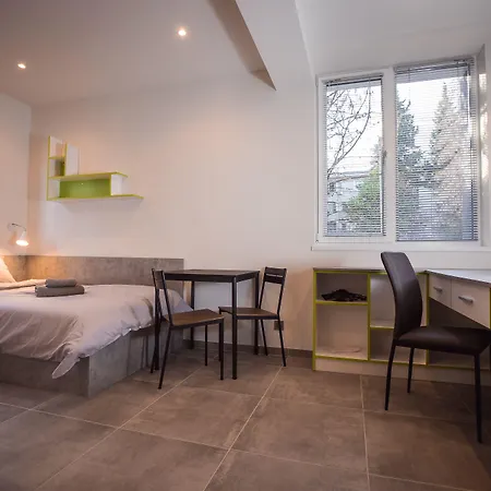 מלון דירות Dorm Bg Pet-friendly סטרה זגורה
